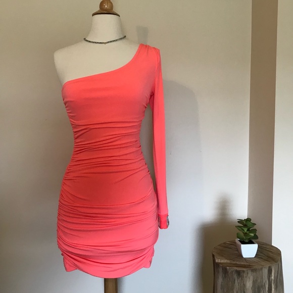 Emerald Sundae Dresses & Skirts - Off the shoulder dress 👗